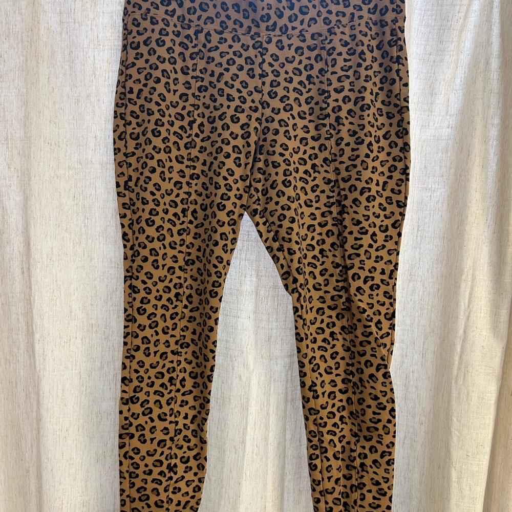 Old Navy Brown and Black Leopard Print Women’s Leggings